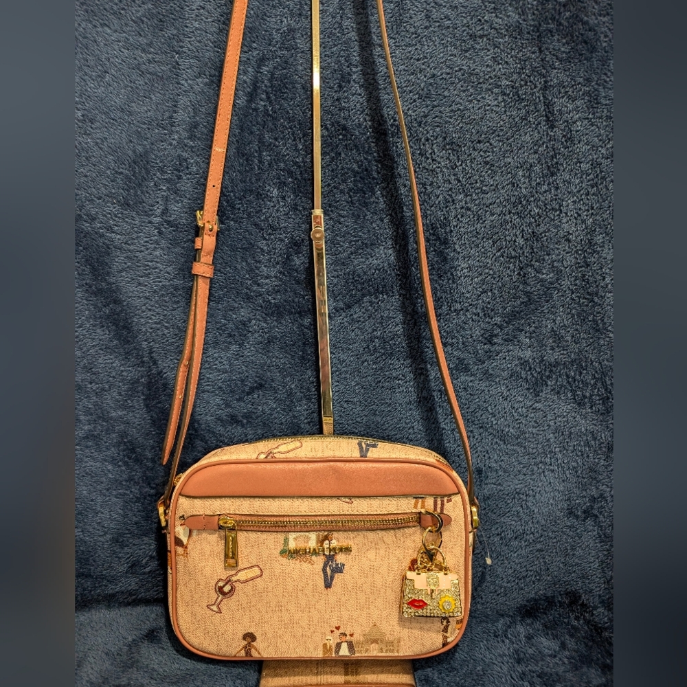Michael Kors City print Crossbody Bag AND unbranded Bag Charm.  9.5x6.5x2", NWOT
